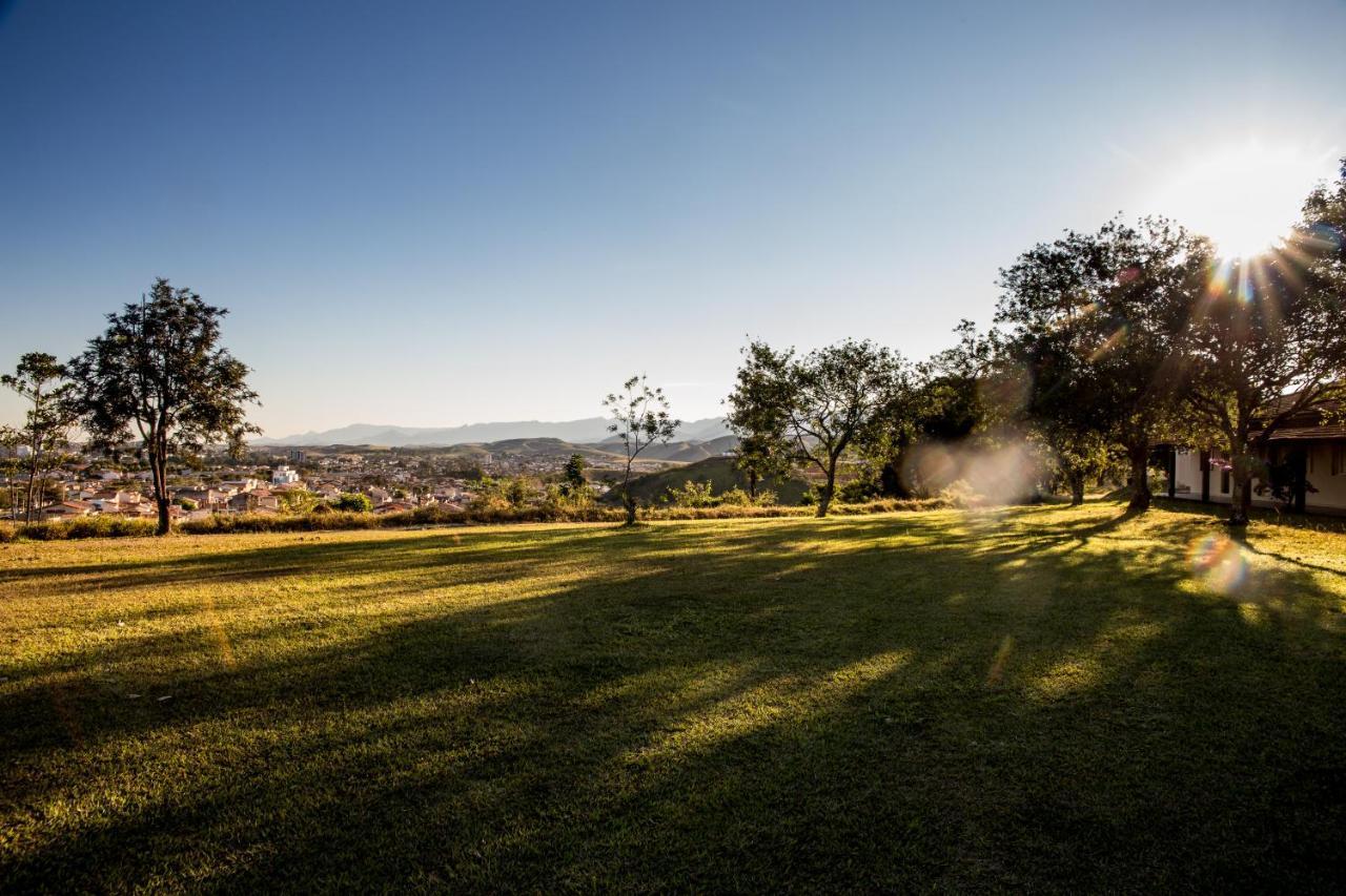 Pousada E Espaco Flor Da Serra Cruzeiro  Bagian luar foto